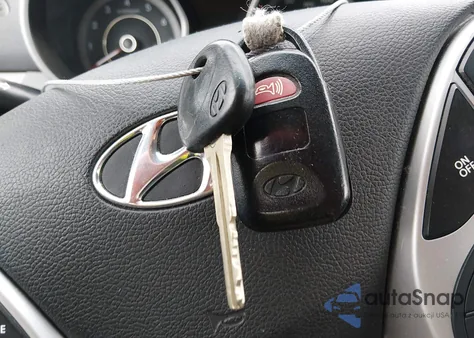 2011 Hyundai Elantra Gls (Ulsan Plant) z USA, uszkodzony, nr VIN KMHDH4AE9BU082359